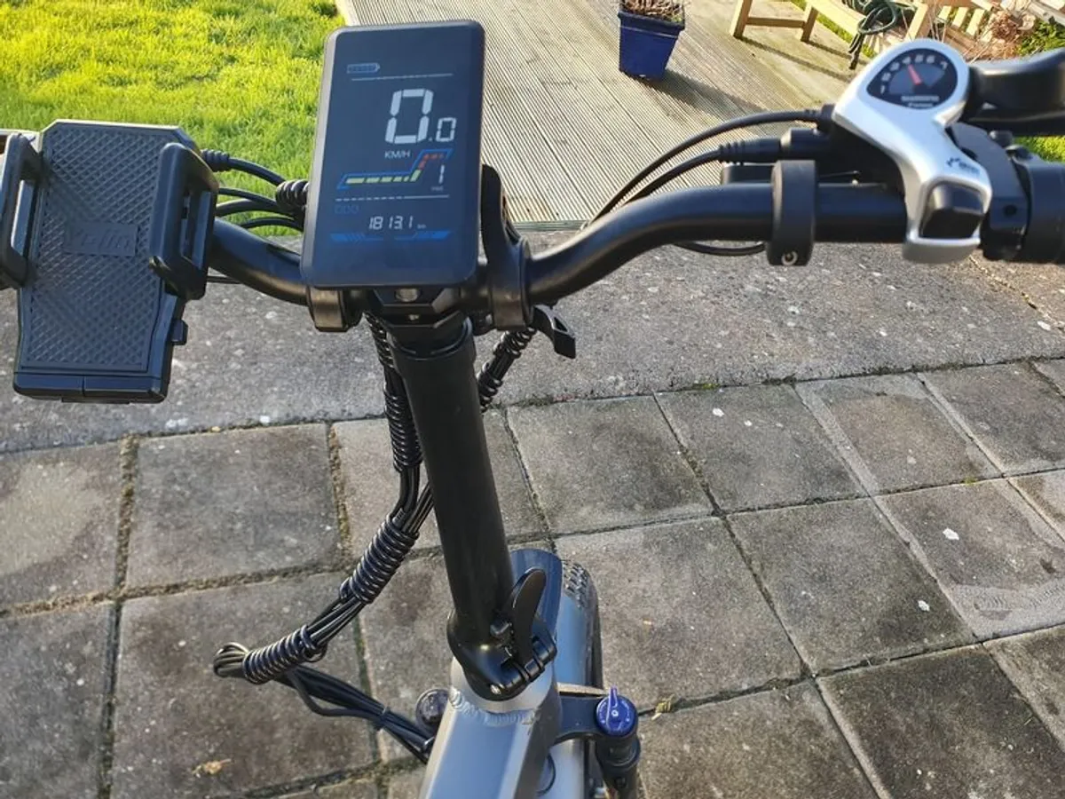 Electric folding bike - Image 2