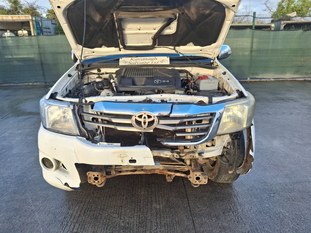 2015 Toyota Hilux  3.0 Diesel - Image 4