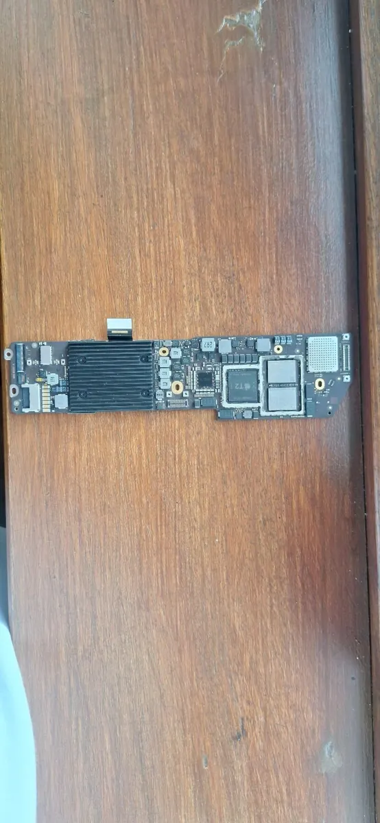 Macbook air A1932 motherboard - Image 1