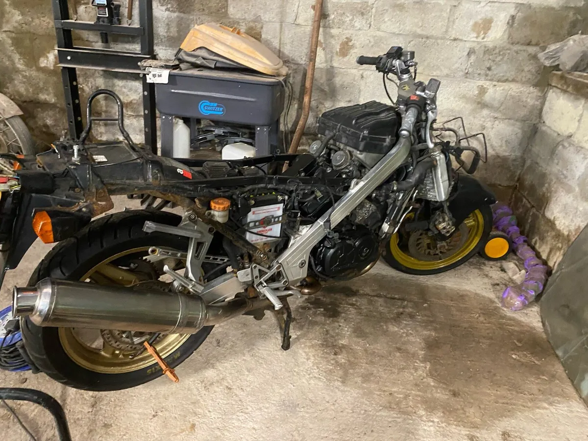 Honda Vfr750f - Image 1