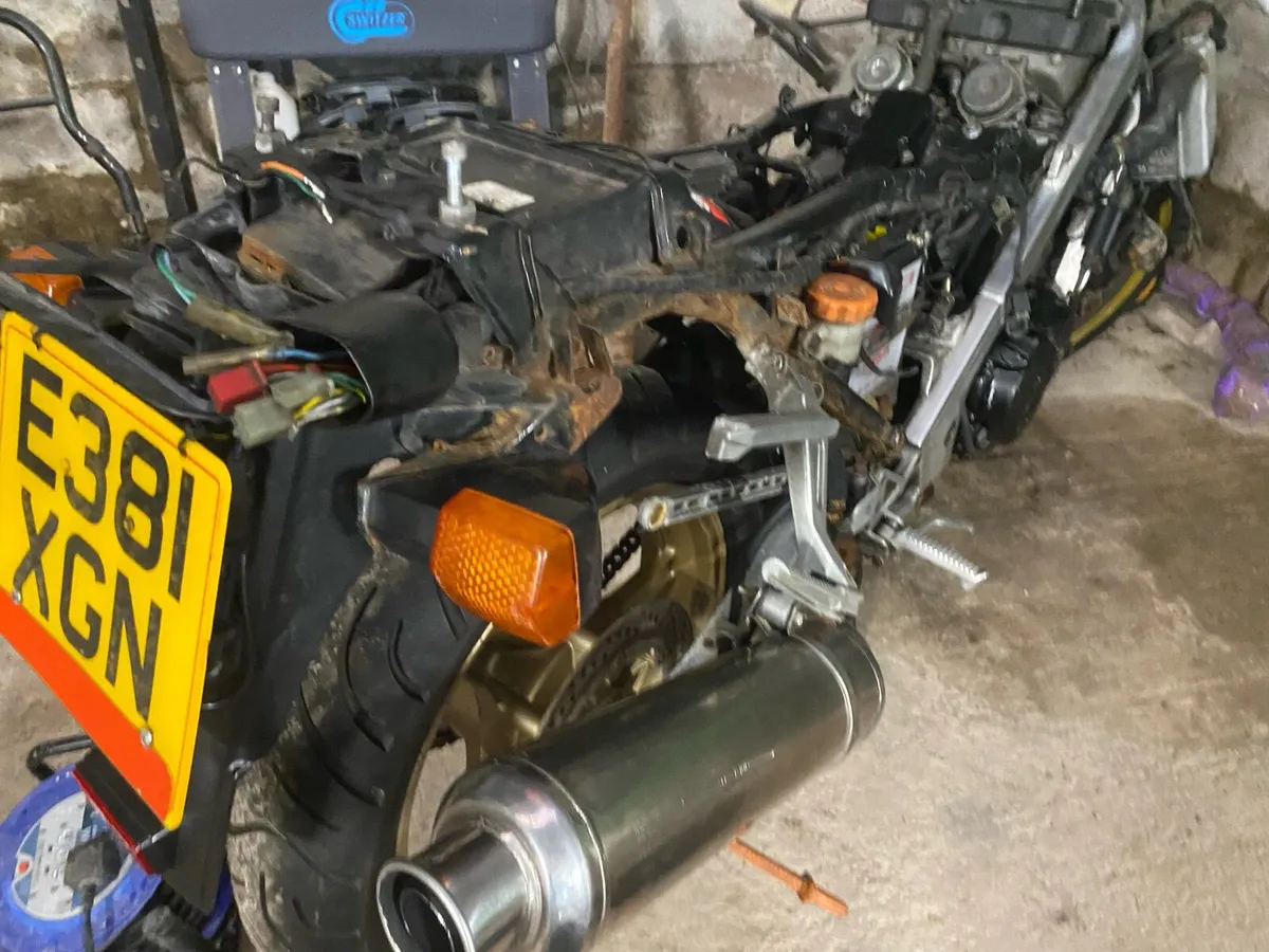 Honda Vfr750f - Image 2