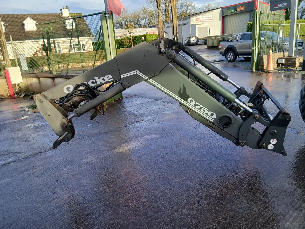 Quicke 720 Loader - Image 3