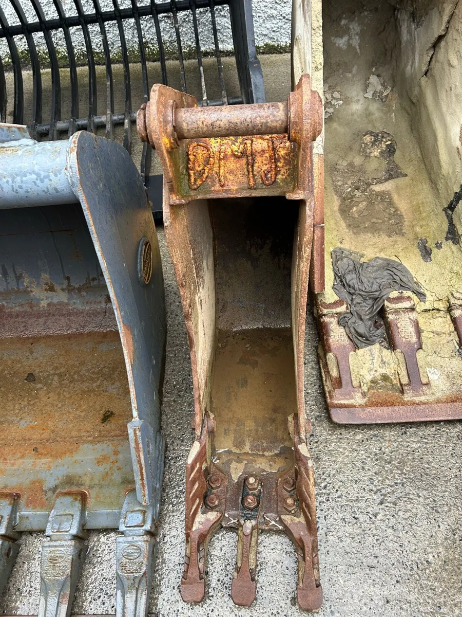 JCB buckets - Image 3