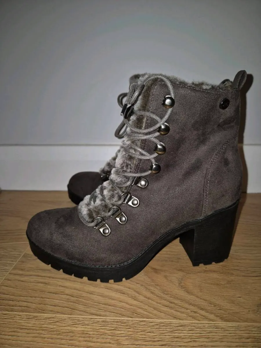 Brand new Xti territory boots, size 39 - Image 1