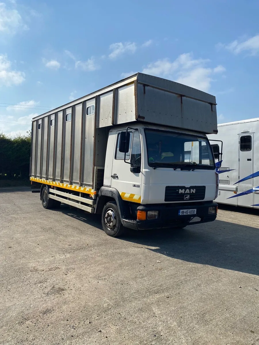 Horse Lorry - Image 4