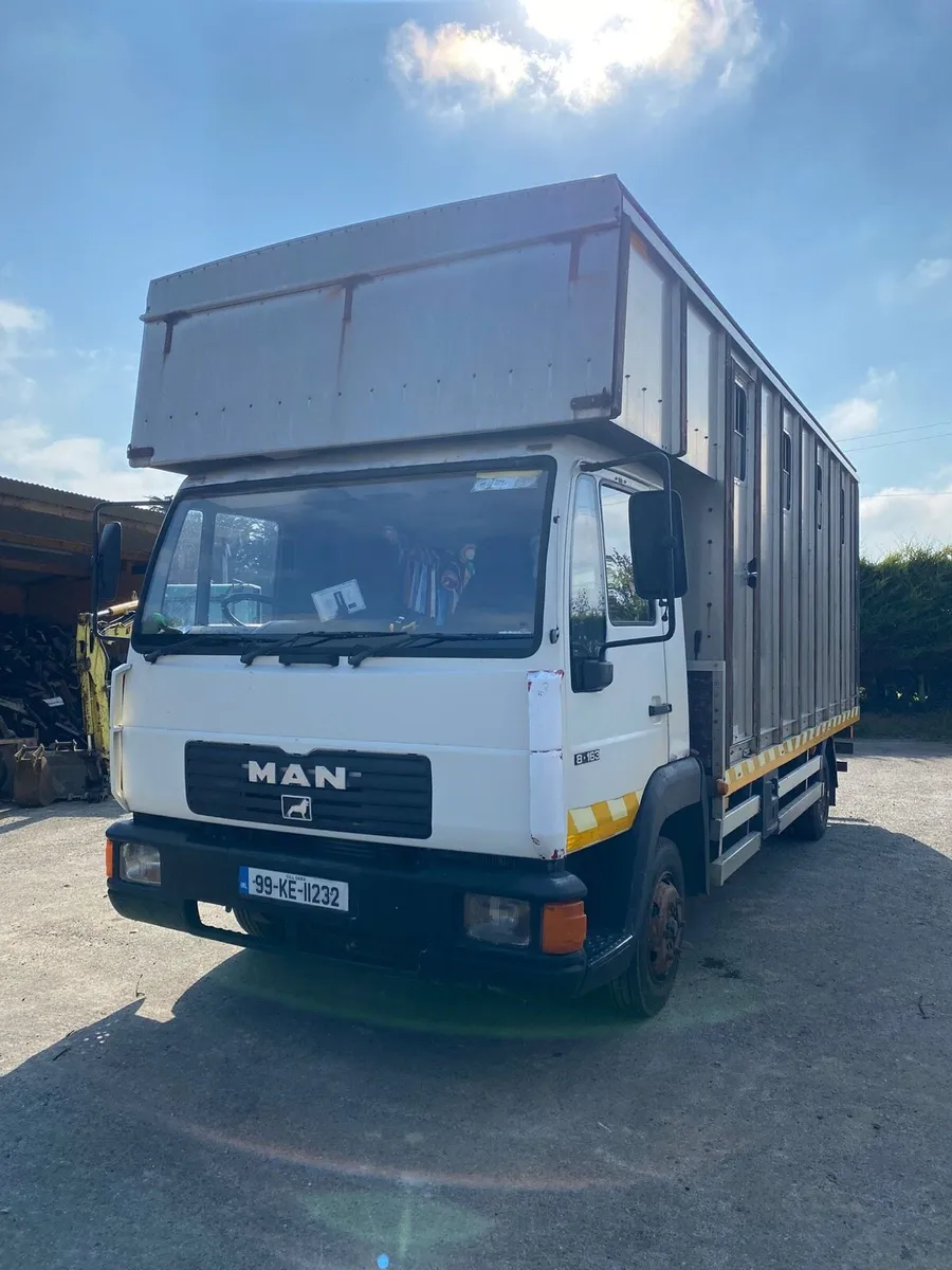 Horse Lorry - Image 1