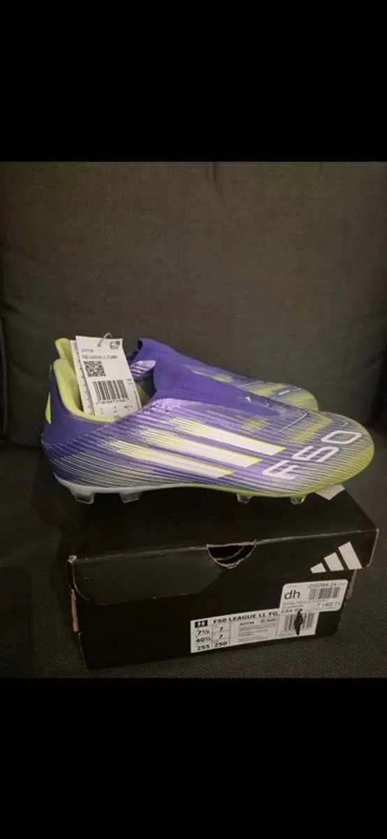 Football boots - Image 1