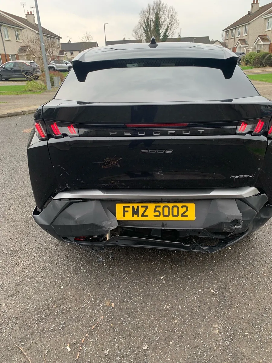 2024 Peugeot 3008 hybrid - Image 3