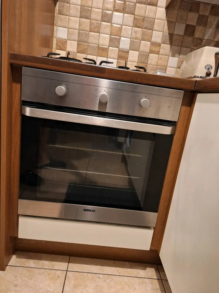 Gas hob & Electric single fan ocen - Image 3