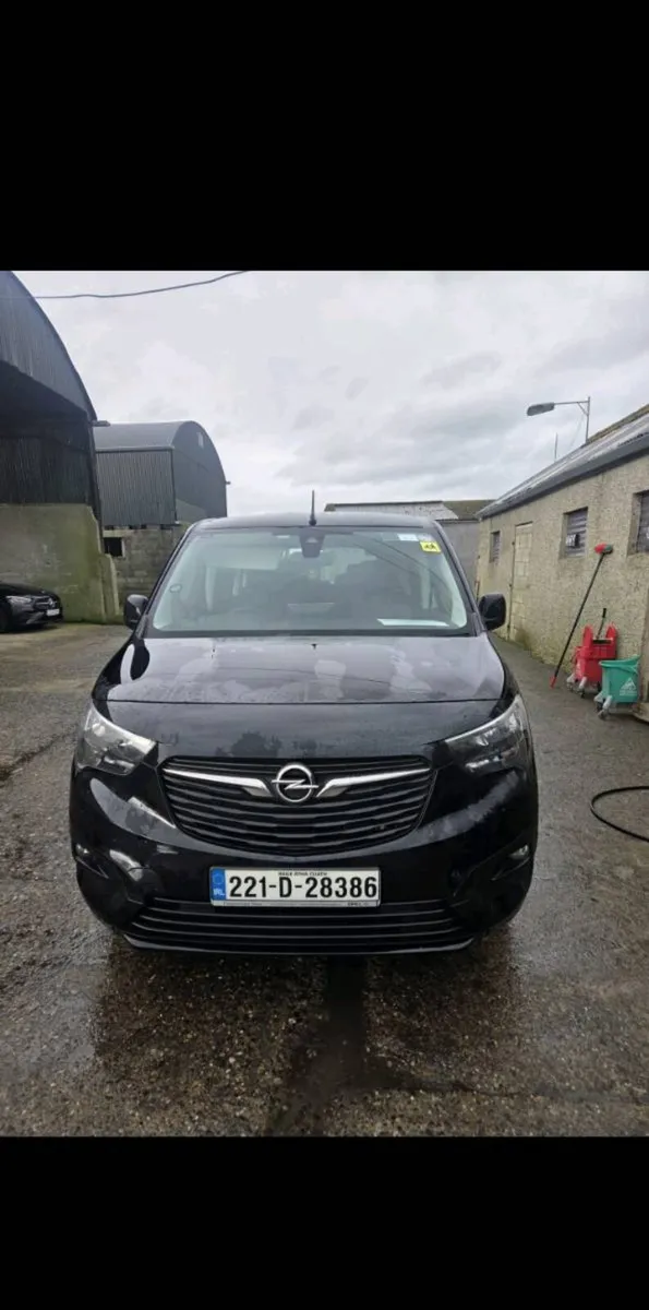 7 seater Opel Cobo MPV - Image 1