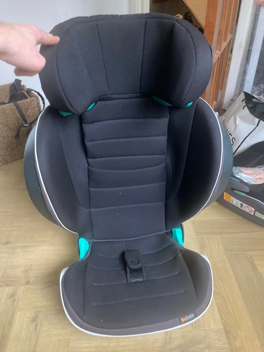 Car booster seat - Image 1