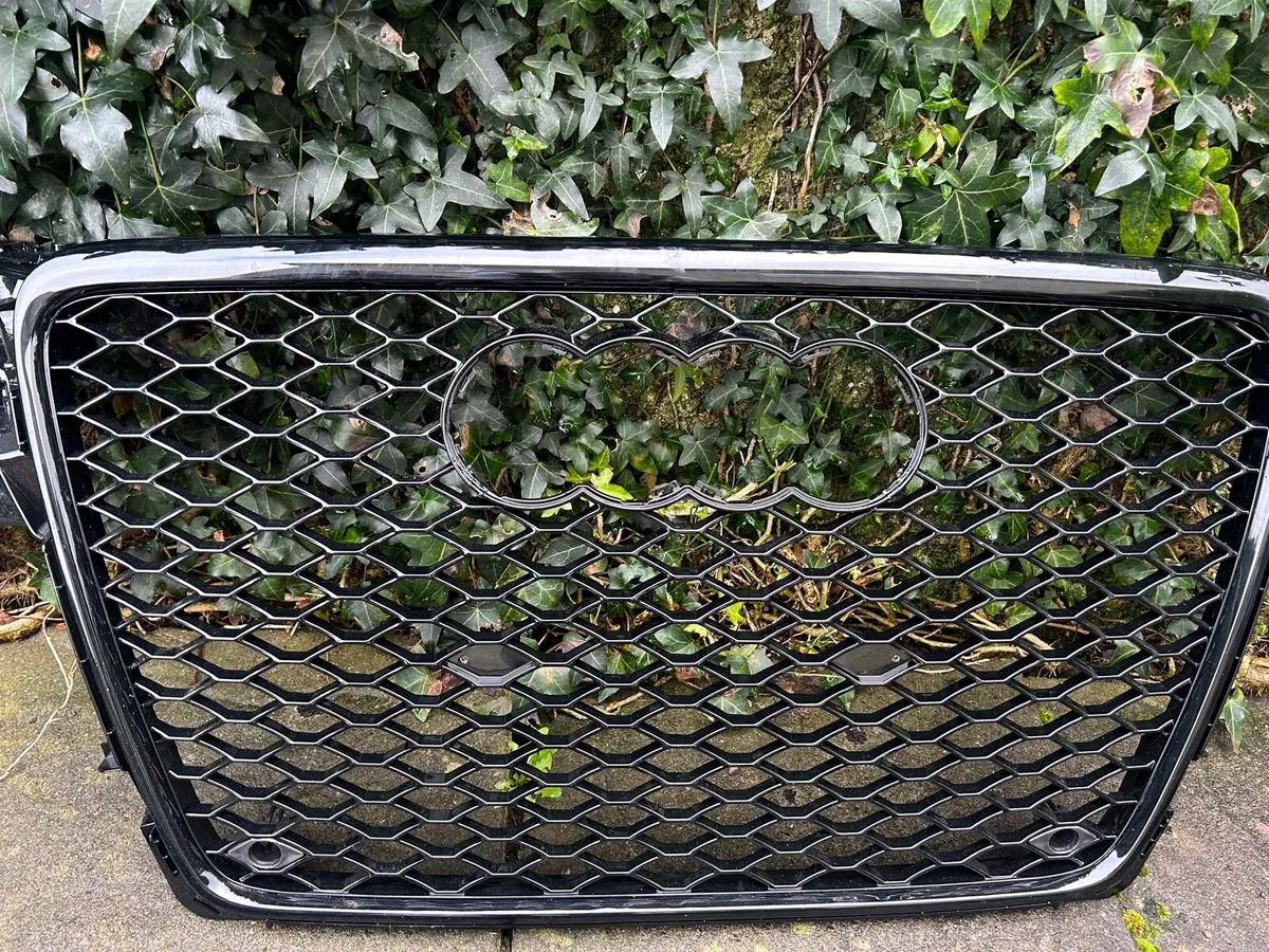 Audi A4 B8 Honeycomb Grill - Image 1
