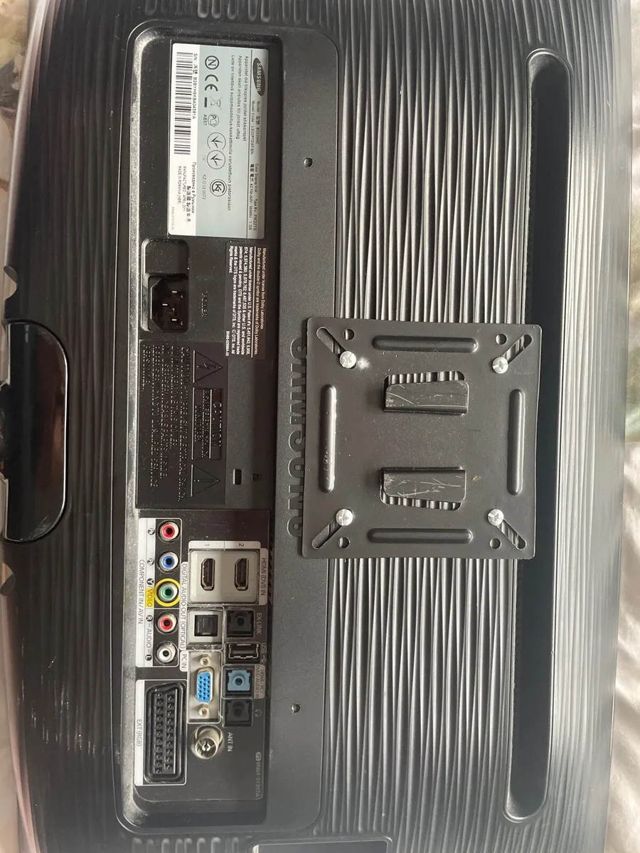 28” Samsung tv - Image 2