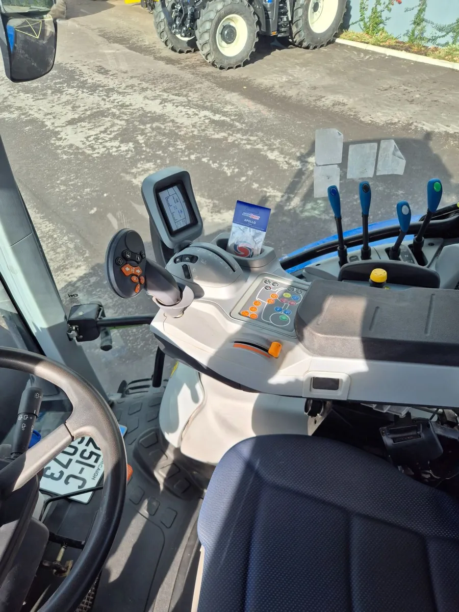 New Holland T5.120 Dynamic Command.. - Image 4