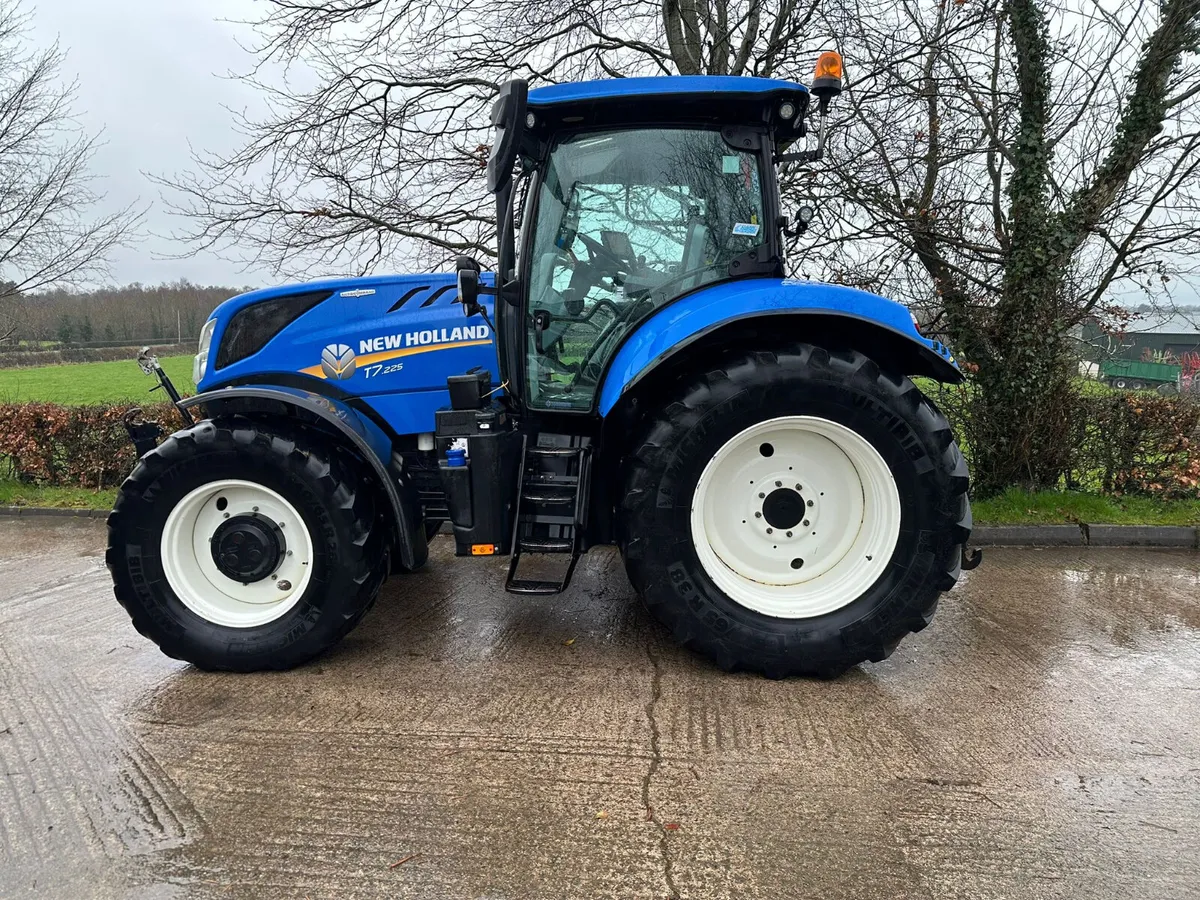 New Holland T7.225 - Image 1
