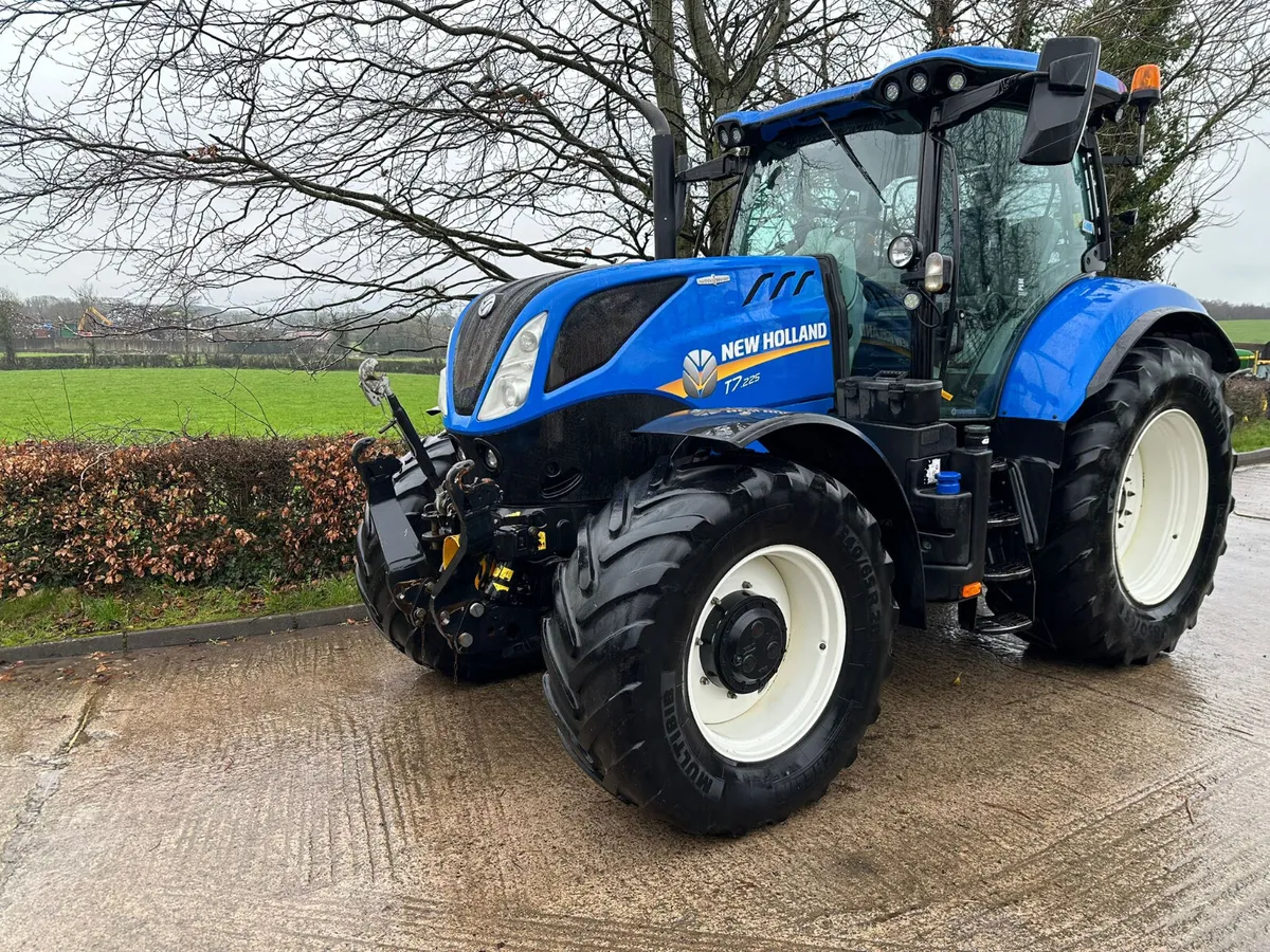 New Holland T7.225 - Image 2