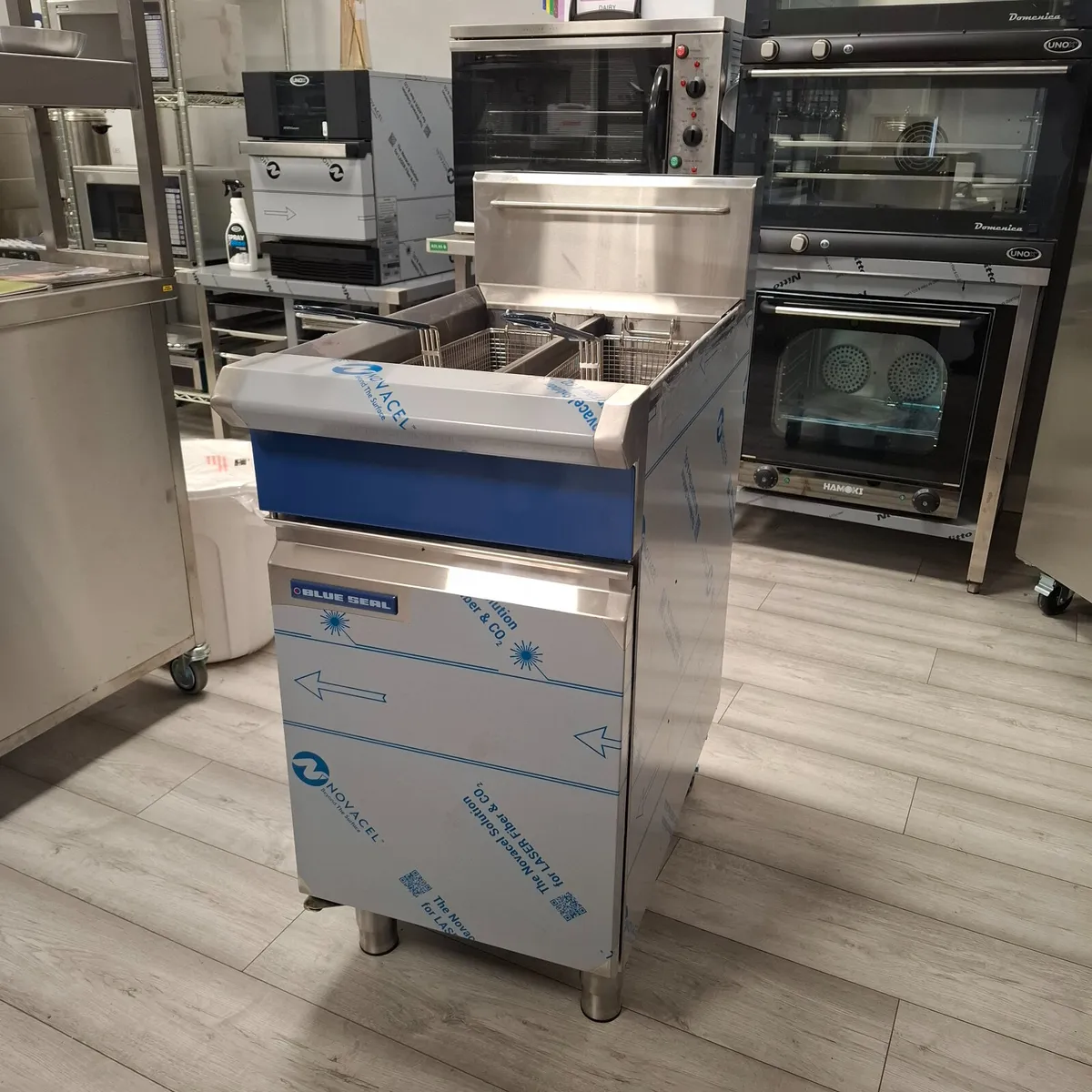 Blue Seal GT46 Gas Twin Tank Fryer - Image 1