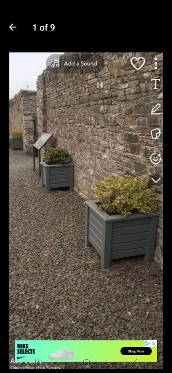 Planters and Garden features - Image 1