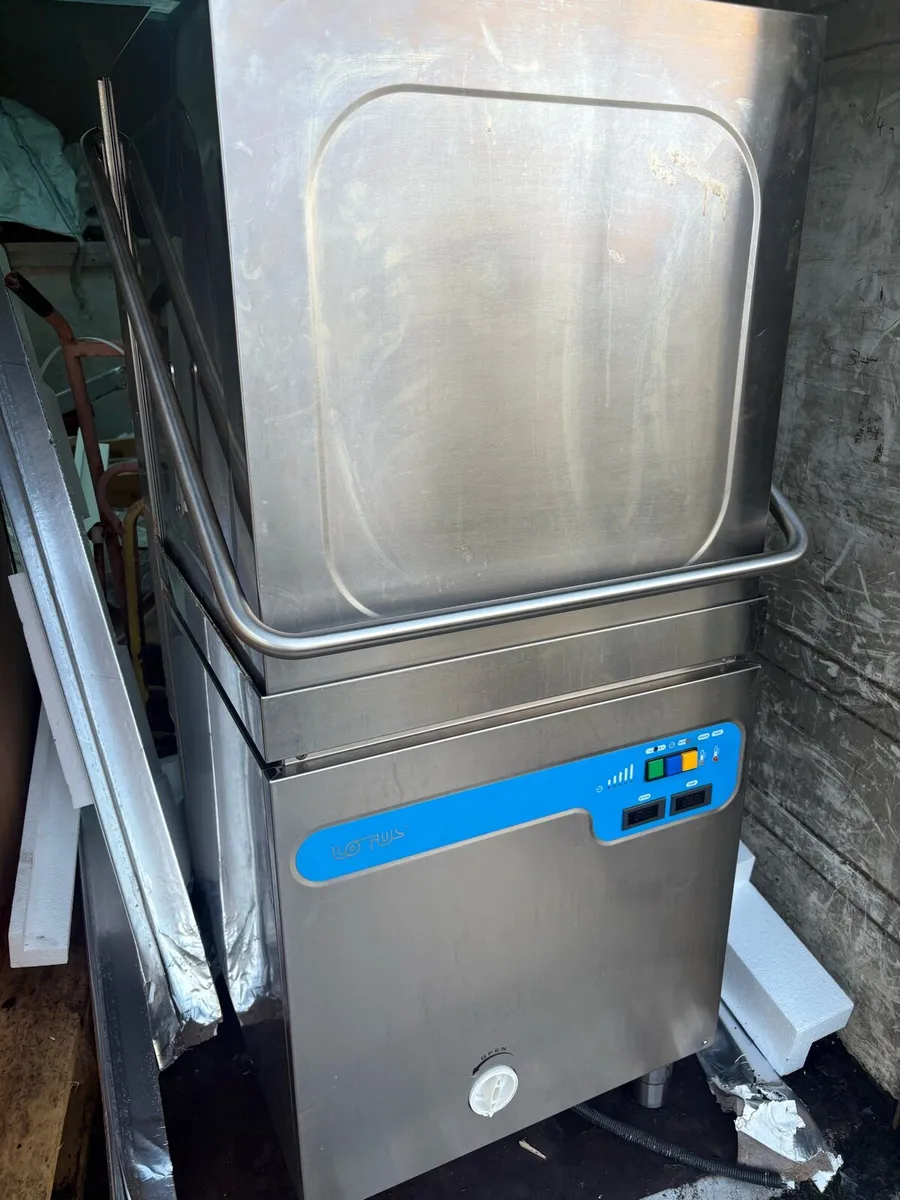 Lotus Mach hood dishwasher