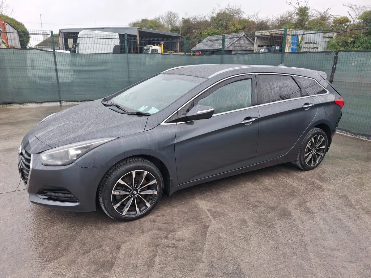 152 Hyundai i40  Tourer  Executive - Image 1