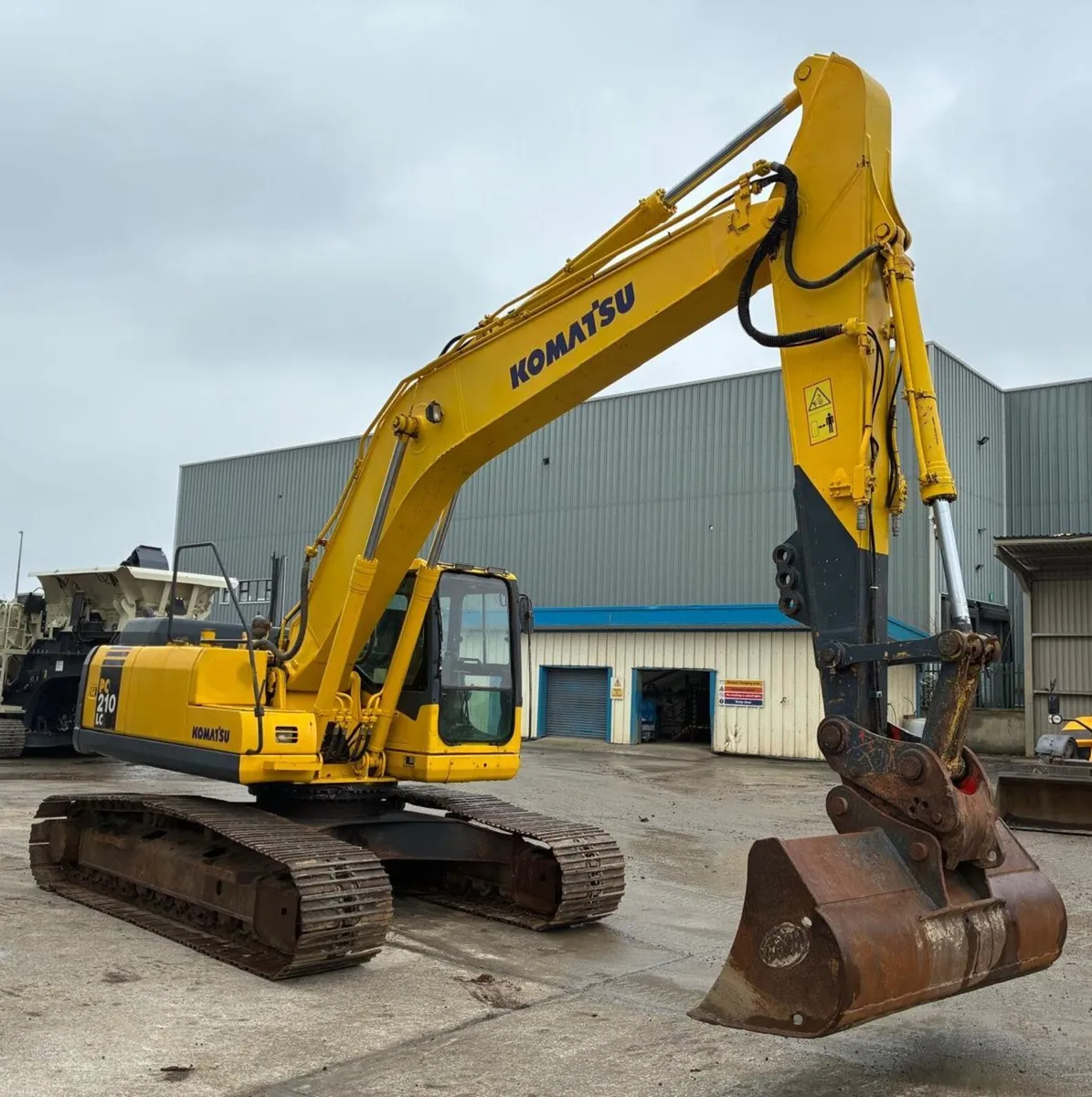 Komatsu PC210LC - Image 4