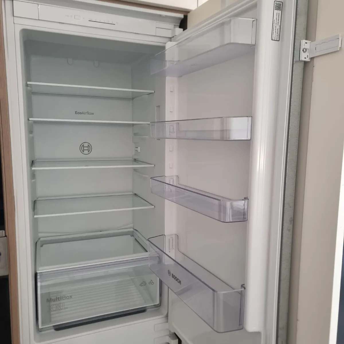 Fridge/Freezer Bosch KIV87NSF0G w/warranty - Image 2