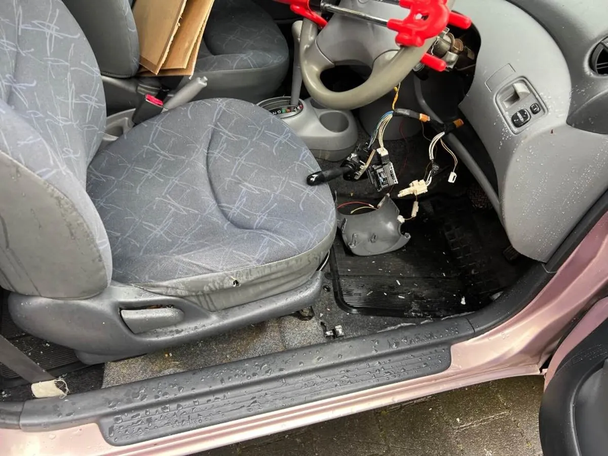 2 Toyota vitz automatic - Image 2