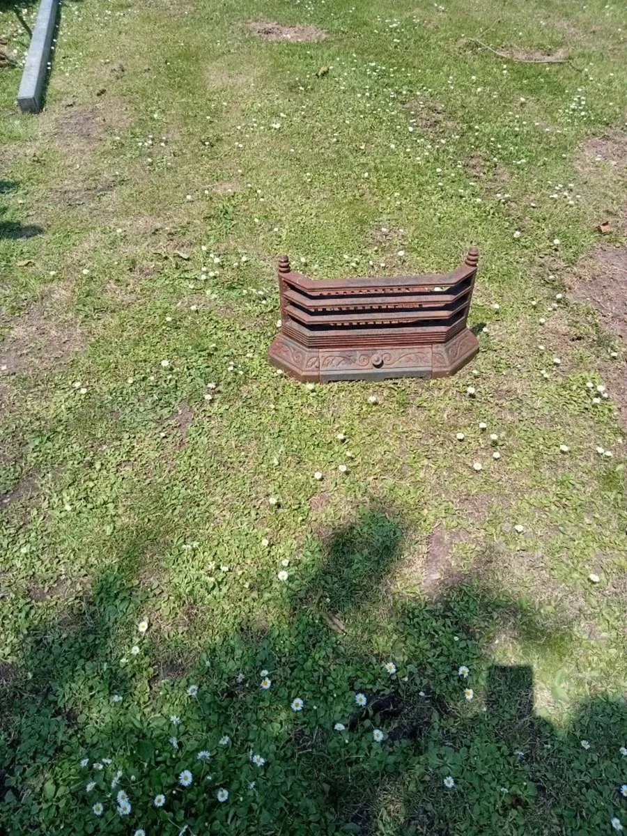 Old fireplace front and grill - Image 2