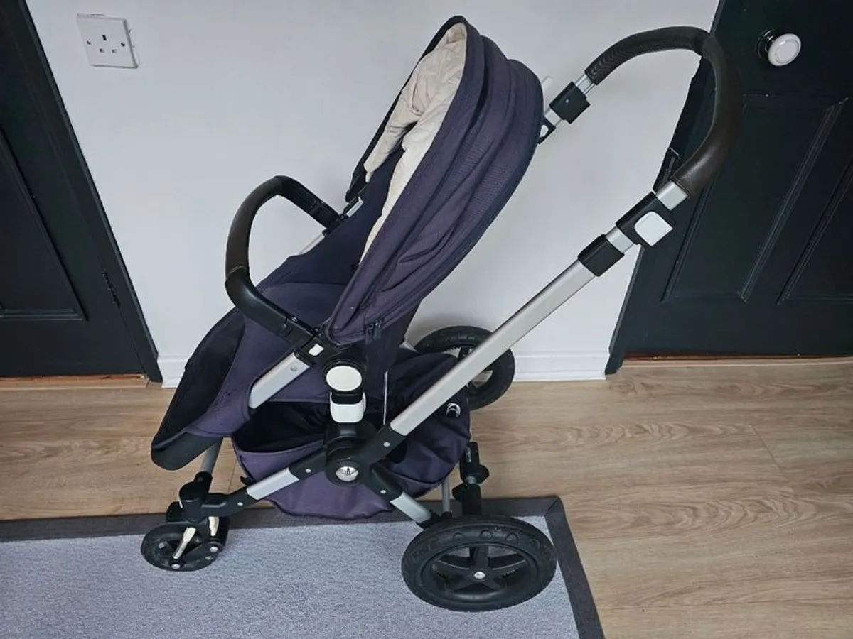 Bugaboo Cameleon 3: Navy + NappyBag, TravelBag, Sunshade & Footmuff - Image 1