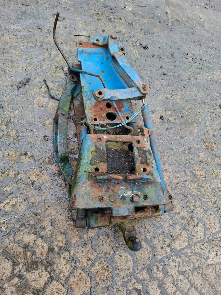 FORD 4000/4600 Pickup hitch - Image 1