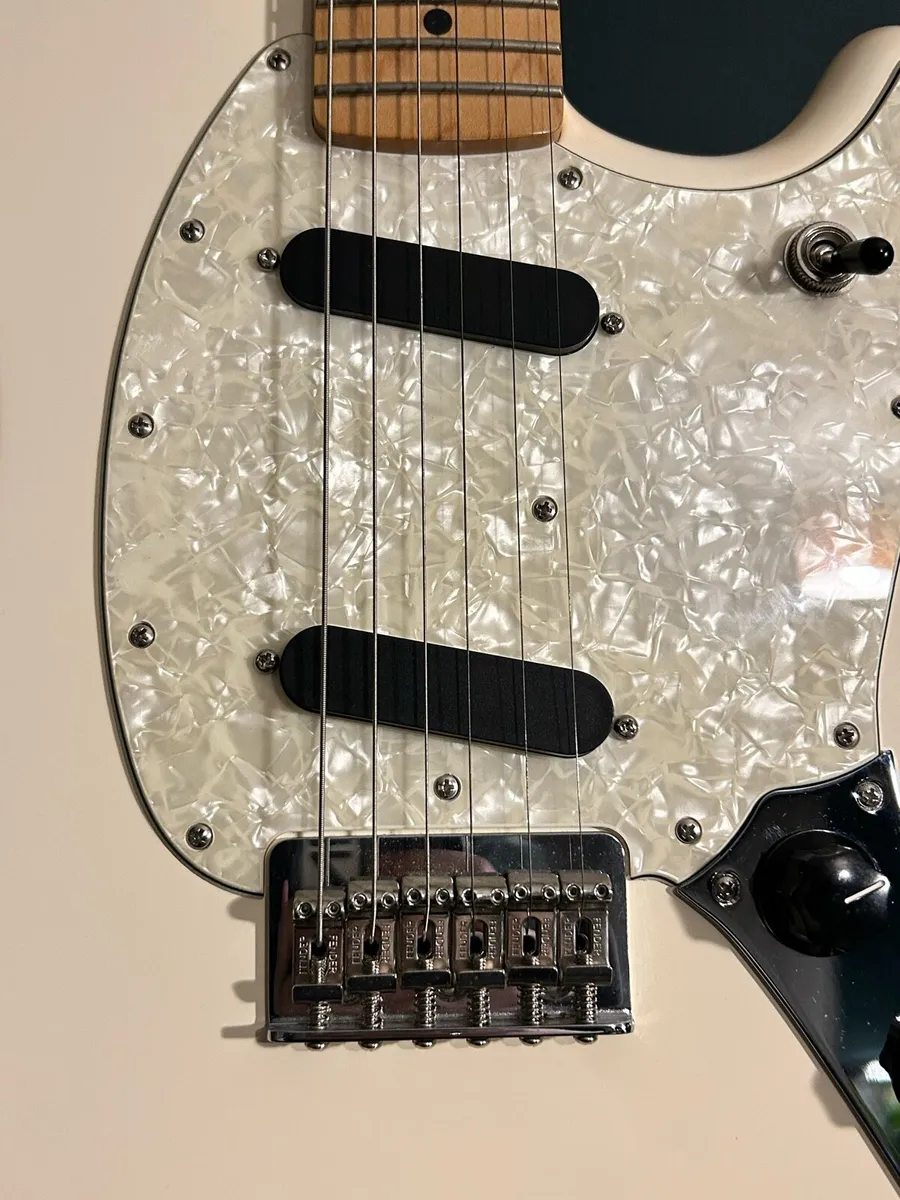 Pristine Fender Mustang - Image 4