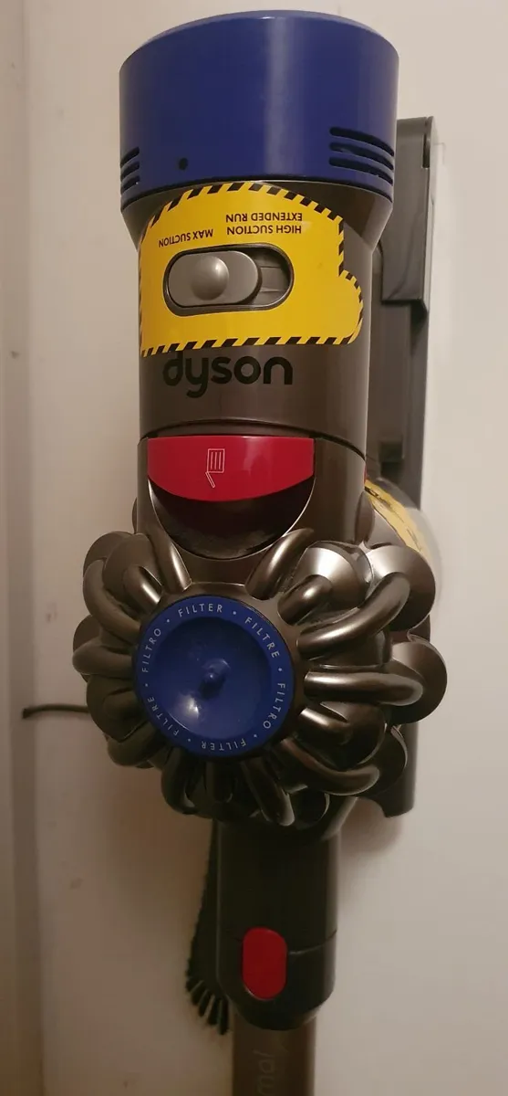 Shark Cordless Vacuum - Image 2