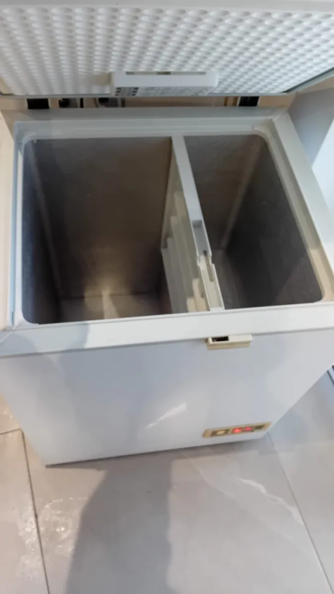 Chest freezer - Image 2