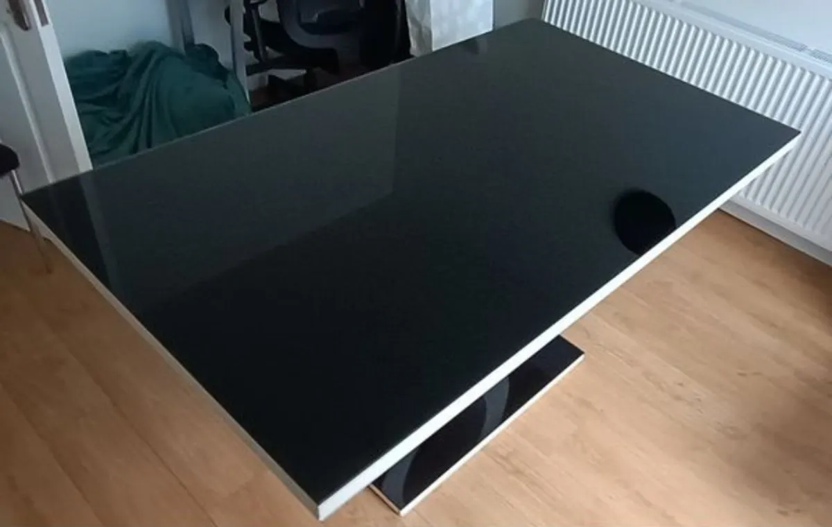 Glass Halo Dining Table - High Gloss - Image 4