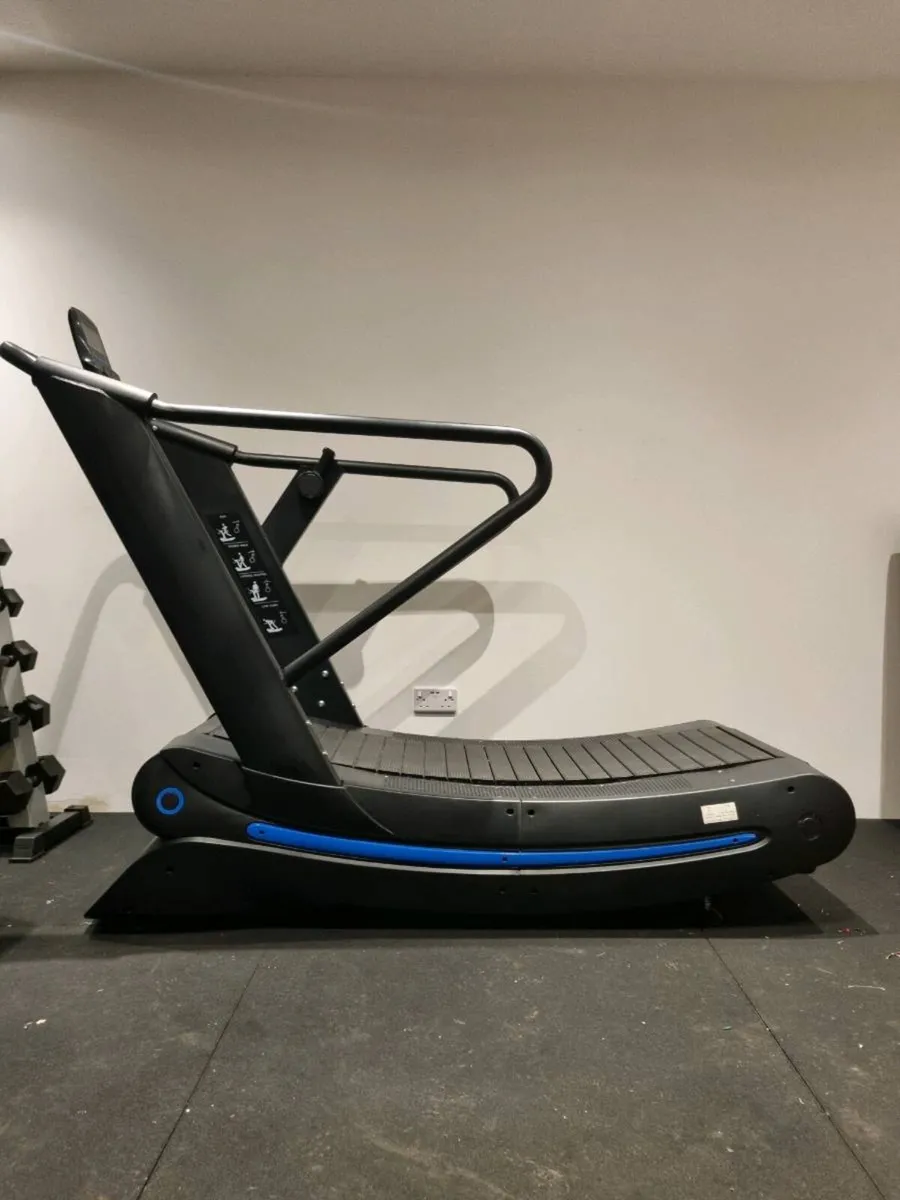 Curved treadmill / Gym equipment - Image 1