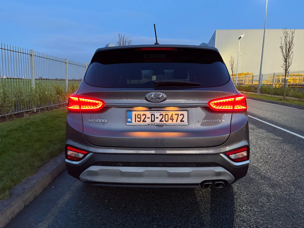 2019 SANTA FE EXECUTIVE PLUS 2.2 COMMERCIAL - Image 4