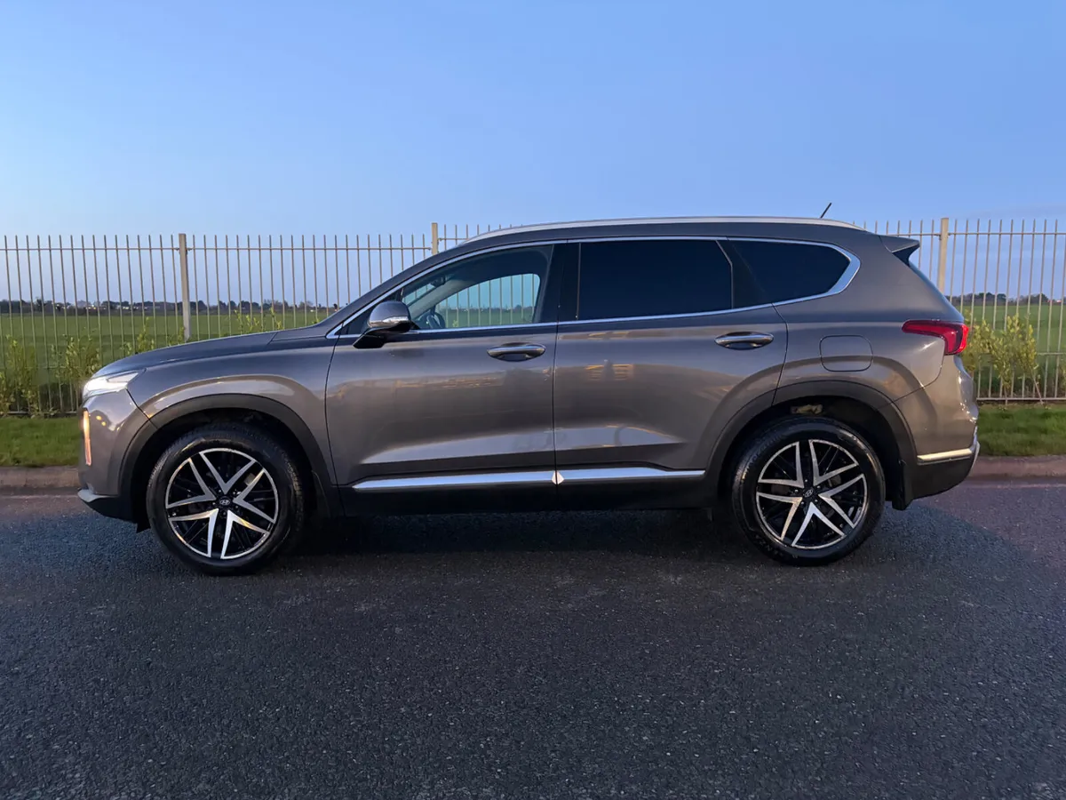 2019 SANTA FE EXECUTIVE PLUS 2.2 COMMERCIAL - Image 2