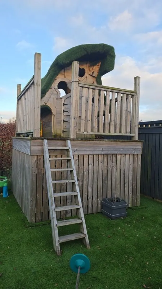 Treehouse for sale, - Image 2