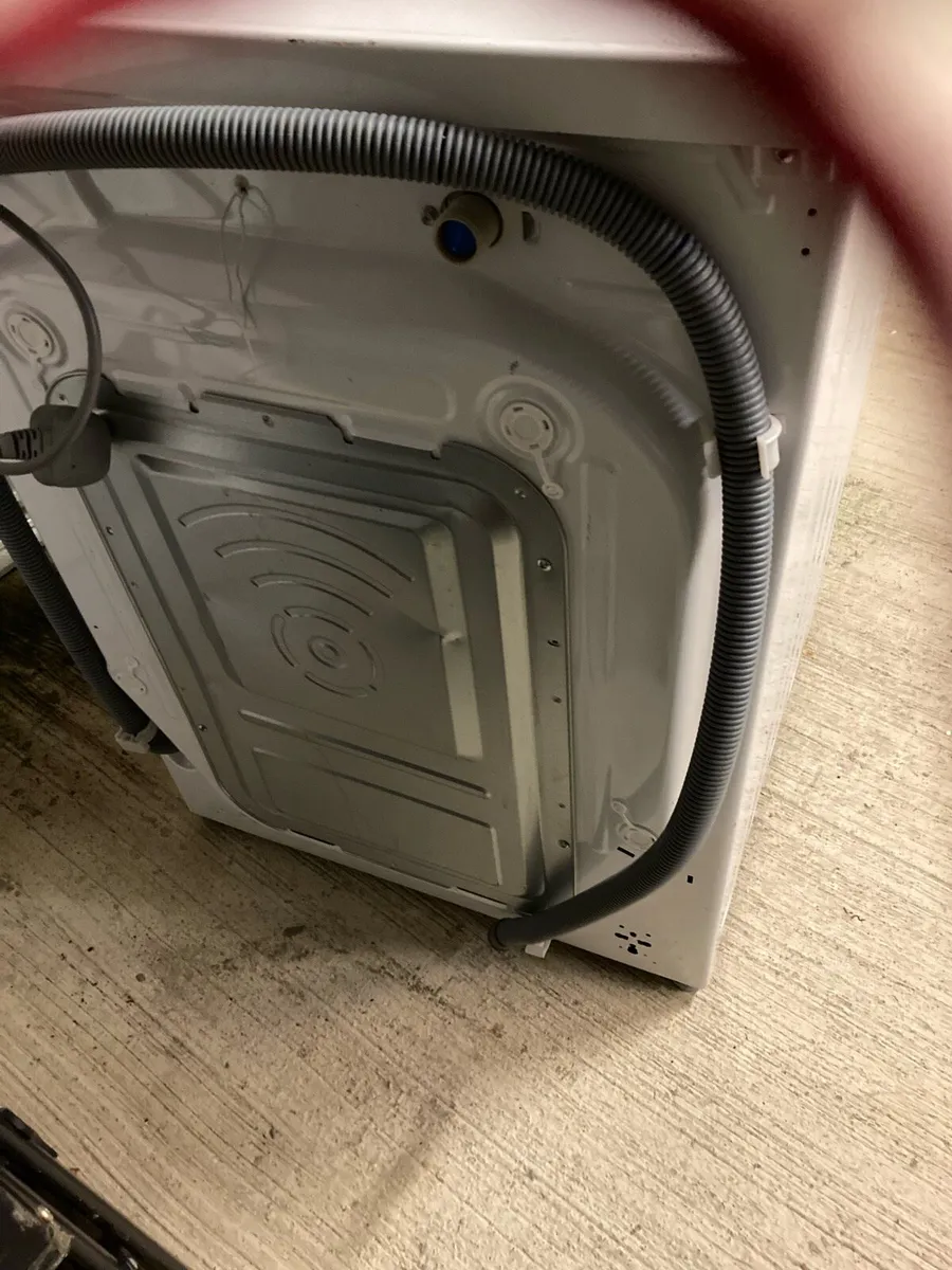 Lg 9kg washing machine - Image 2