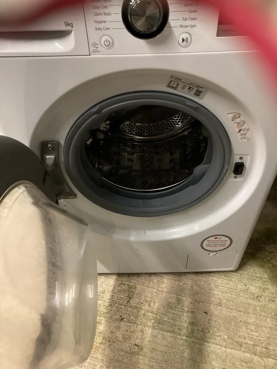 Lg 9kg washing machine - Image 4