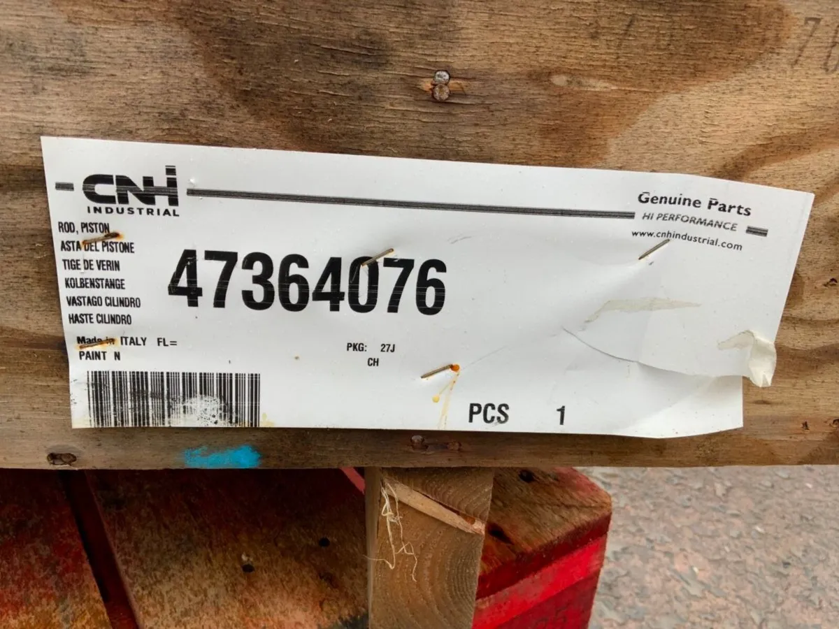 NEW HOLLAND WE210 CYLINDER ROD.....47364076. - Image 2