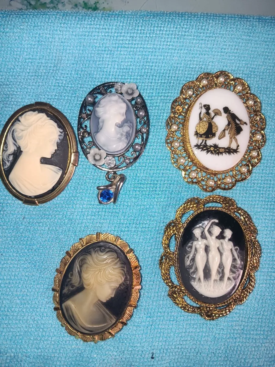 Vintage brooches - Image 2