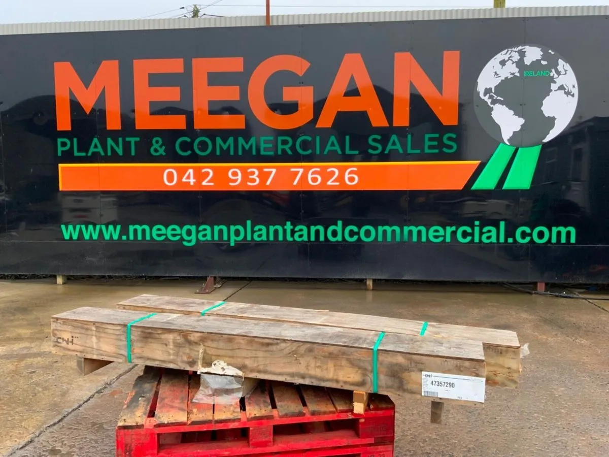 NEW HOLLAND WE210  CYLINDER ROD.....47357290. - Image 1