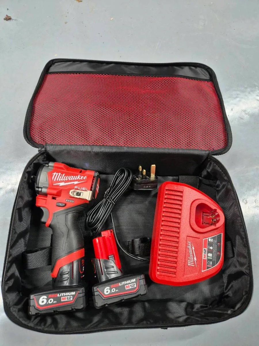Milwaukee M12 Fuel 3/8' Stubby Impact Wrench Kit - Image 1