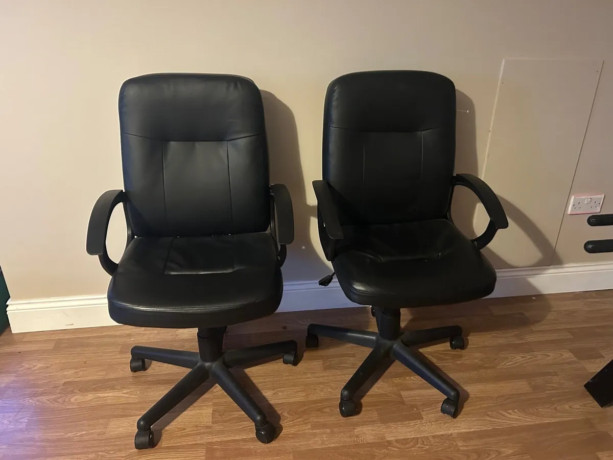 Office chairs - Image 1
