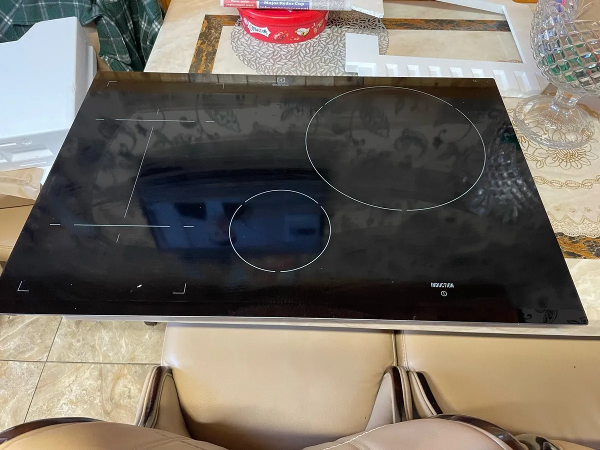 Electric hob for sale - Image 2