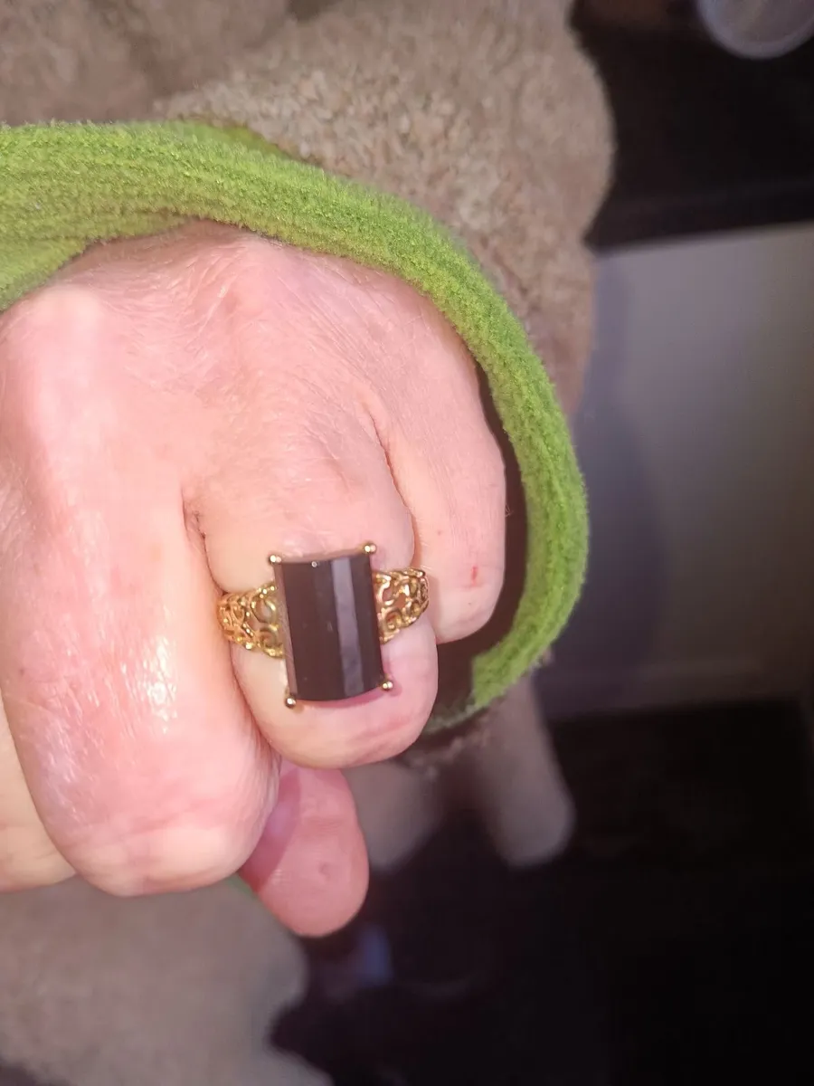 9ct gold ladies ring - Image 3