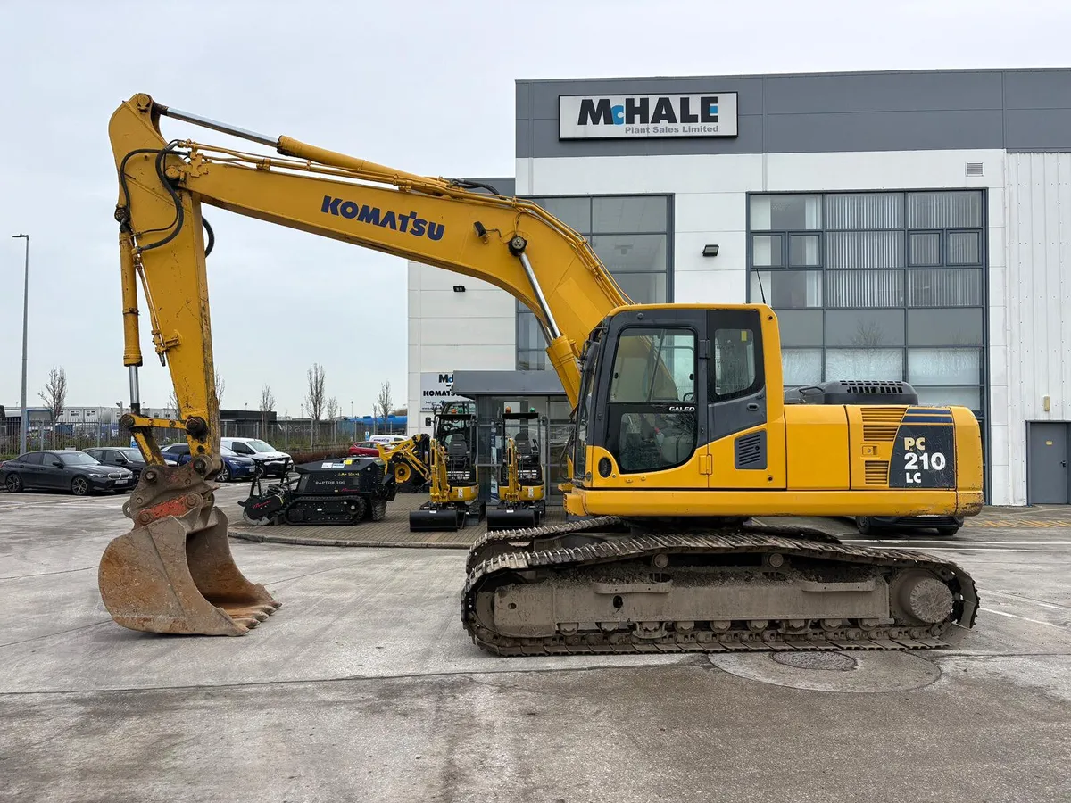 Komatsu PC210LC - Image 1