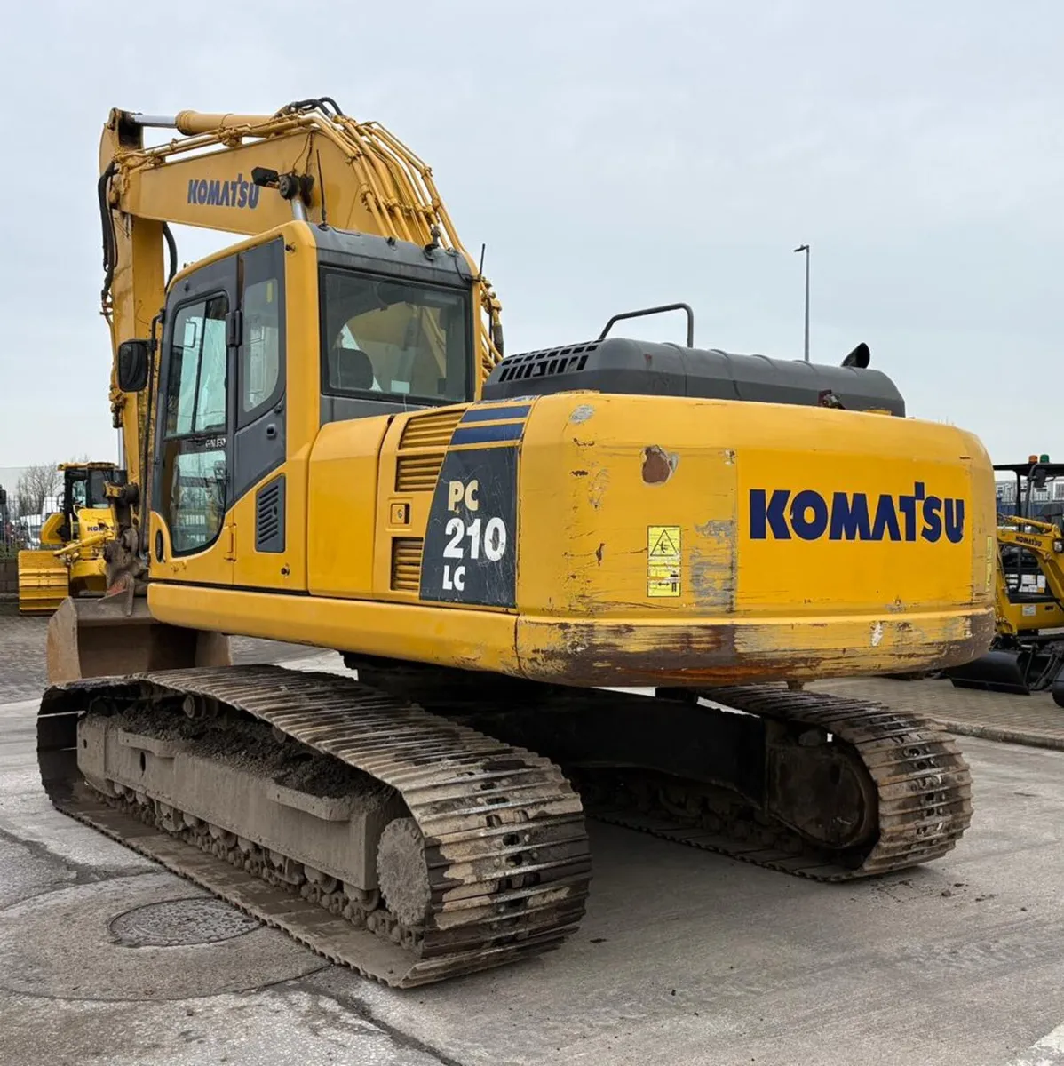 Komatsu PC210LC - Image 3