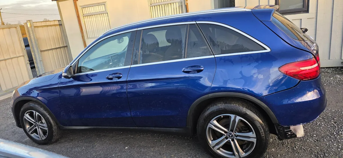 172 MERCEDES GLC 220D 4 MATIC - Image 4